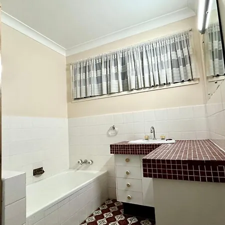 Homestay Walk To Market Square And Garden City! Macgregor *