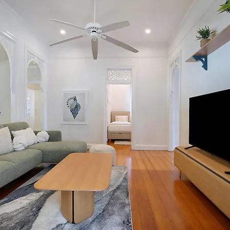 Holiday home Strathendrick - Timeless Queenslander Haven Near Cbd Brisbane