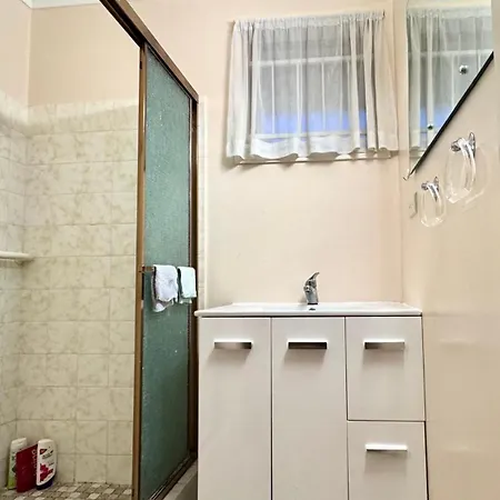 Walk To Market Square And Garden City! Macgregor Homestay *