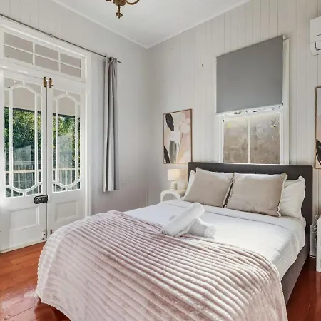 Holiday home Spacious Upper 3br Family In Quiet Tarragindi *
