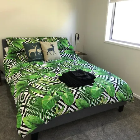 Holiday home 3 Bedroom Fully Renovated Away From Brisbane