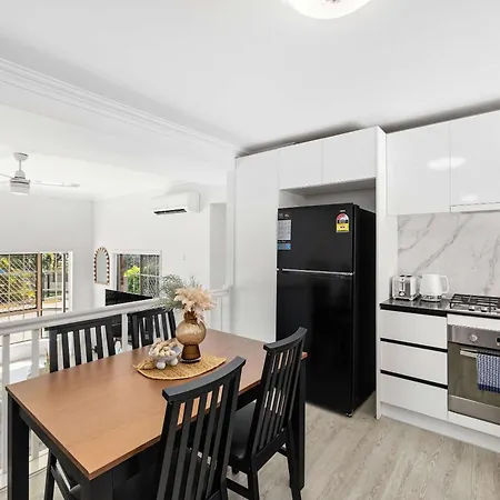 Pool & Tennis Court 3br Bright Mt Gravatt Retreat *