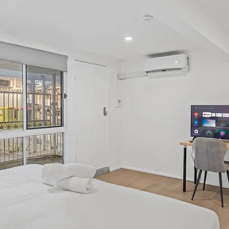 Self Contained Perfect For Solo Travelers Holiday home *
