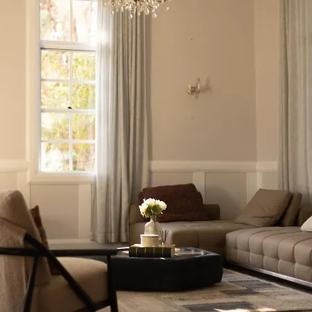 6mil Luxe Hilltop 6 Bedroom Heritage Mansion Holiday home Brisbane