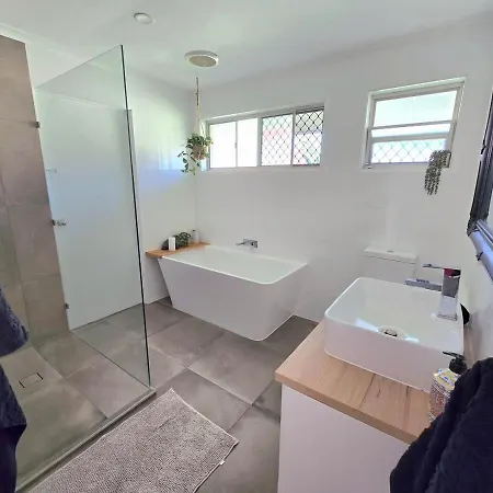 Spacious 4br 3 Bathroom Sunnybank Retreat