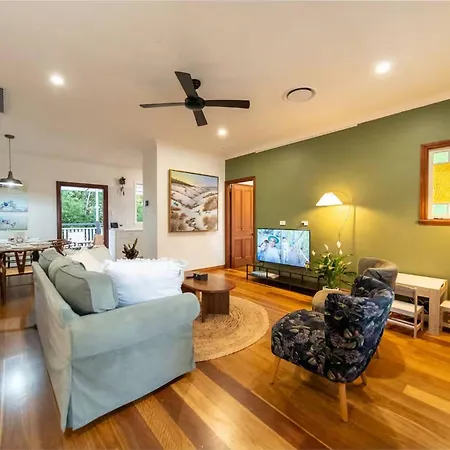 3br Charming Queenslander Mins Drive To Cbd And Gabba Stadium!