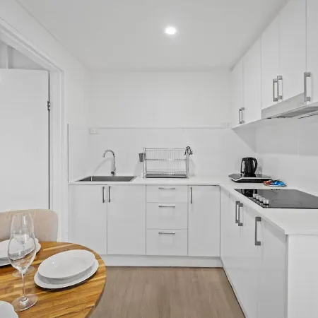 Private King Bed Near Garden With Kitchen Holiday home