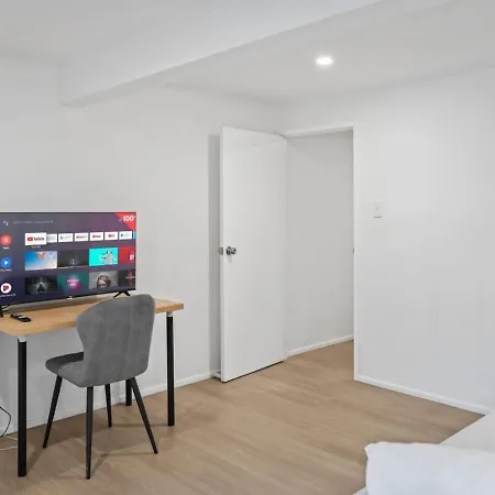 Self Contained Perfect For Solo Travelers Brisbane