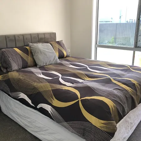 Holiday home 3 Bedroom Fully Renovated Away From *