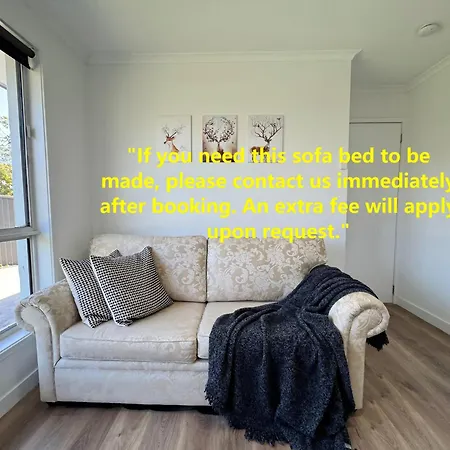 Guest house In Belmont | Easy To & Airport 3*