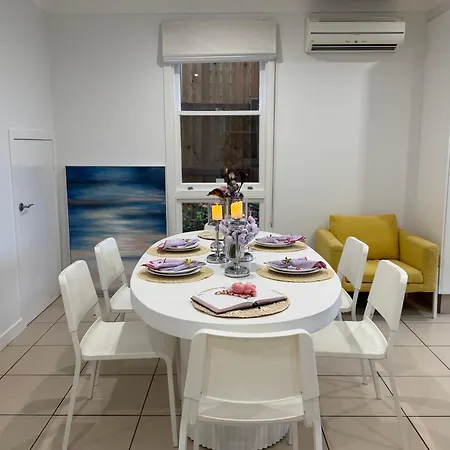 East Federation-style Pool Holiday home Brisbane