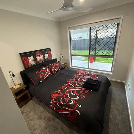 3 Bedroom Fully Renovated Away From Brisbane
