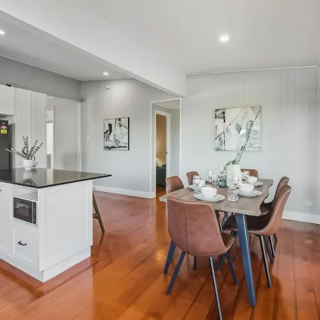 Spacious Upper 3br Family In Quiet Tarragindi Holiday home *