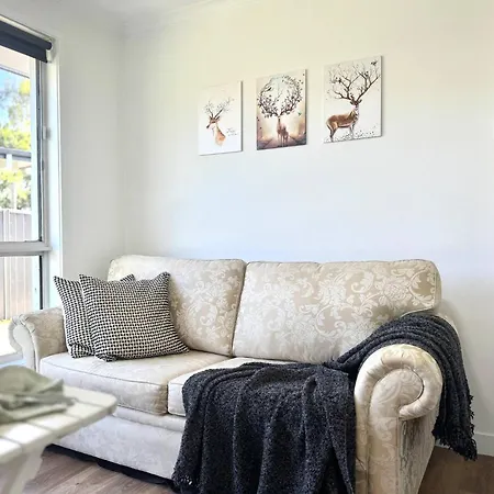 In Belmont | Easy To & Airport Brisbane