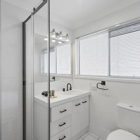 Bright 3-bed In Leafy Annerley *