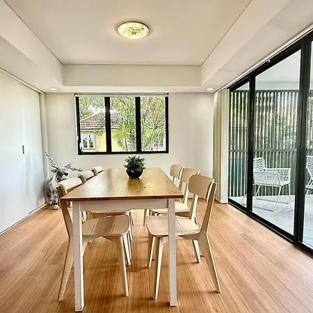 3br, 2 Baths - Stylish In Kangaroo Point *
