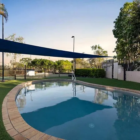 Holiday home Pool & Tennis Court 3br Bright Mt Gravatt Retreat Brisbane