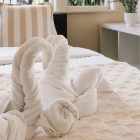 Warm And Cozy Retreat Near Shops And Transport Holiday home *