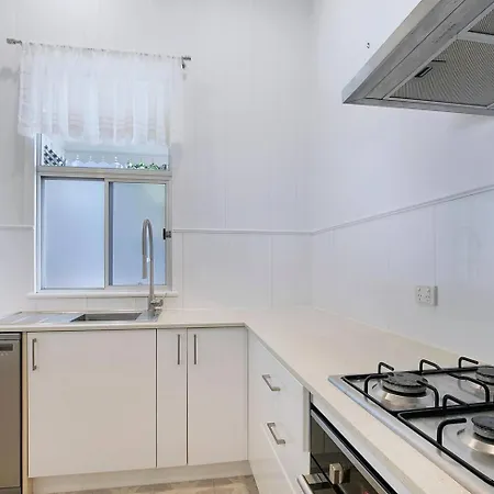 Holiday home Strathendrick - Timeless Queenslander Haven Near Cbd *