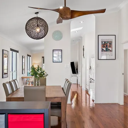Bright 3-bed In Leafy Annerley * Brisbane