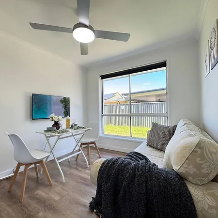 In Belmont | Easy To & Airport