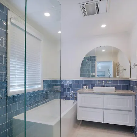 Strathendrick - Timeless Queenslander Haven Near Cbd Brisbane