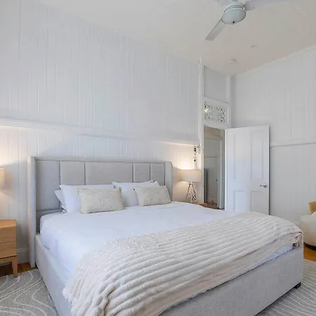 Holiday home Strathendrick - Timeless Queenslander Haven Near Cbd Brisbane