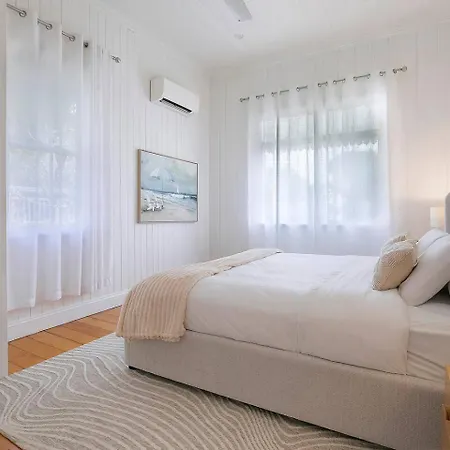 Strathendrick - Timeless Queenslander Haven Near Cbd