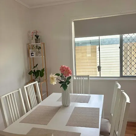 Your Cozy Retreat In Graceville