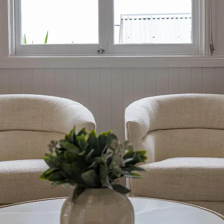 4 Bed Queenslander Views Walk To Suncorp Deck + Parking