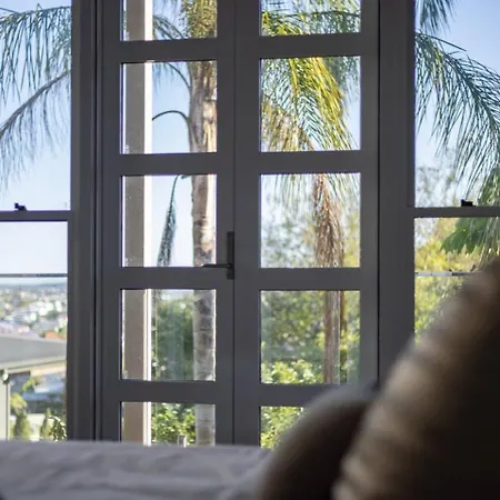 6mil Luxe Hilltop 6 Bedroom Heritage Mansion Holiday home Brisbane