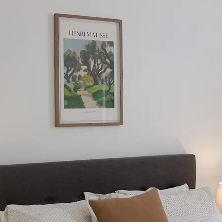 1em Abnb-style 5br, 2 Parking-patio, 5 Mins To Westfield