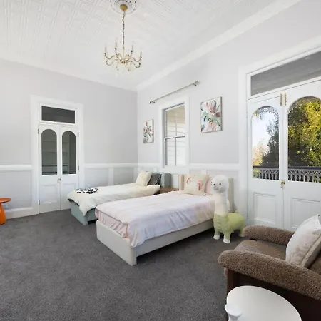 6mil Luxe Hilltop 6 Bedroom Heritage Mansion * Brisbane