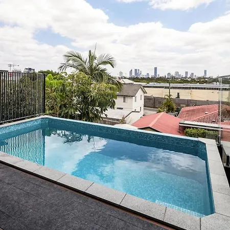 Holiday home Beautiful 2 Story, 4 Bed House, Pool & Views Brisbane