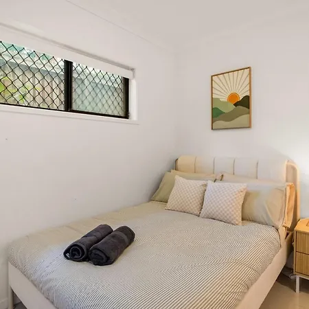 1em Abnb-style 5br, 2 Parking-patio, 5 Mins To Westfield *