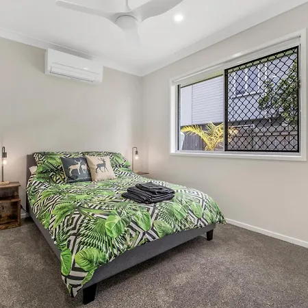 3 Bedroom Fully Renovated Away From Brisbane