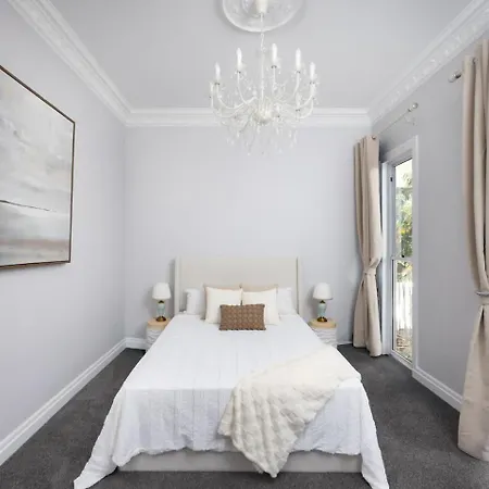 6mil Luxe Hilltop 6 Bedroom Heritage Mansion Holiday home Brisbane