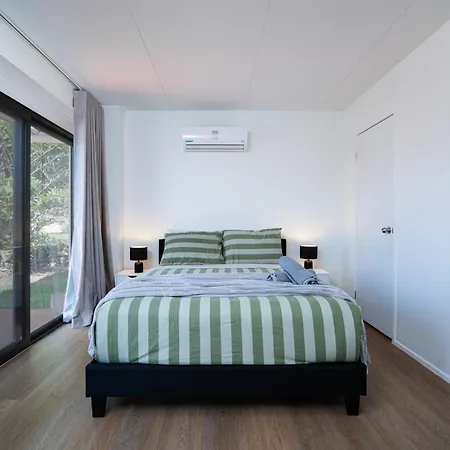 Self Contained 1br Near Pinelands Centre