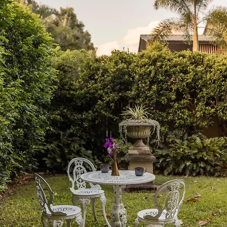 Spacious Inner Heritage Holiday home Brisbane