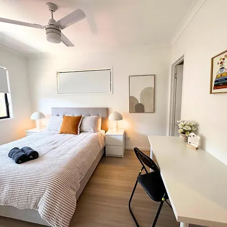 1em Abnb-style 5br, 2 Parking-patio, 5 Mins To Westfield Brisbane