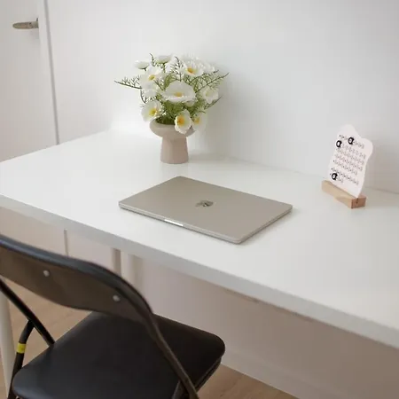 1em Abnb-style 5br, 2 Parking-patio, 5 Mins To Westfield *