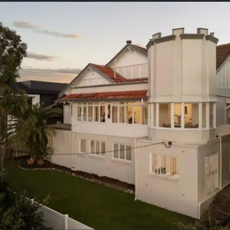 Hilltop Hideaway Holiday home Brisbane