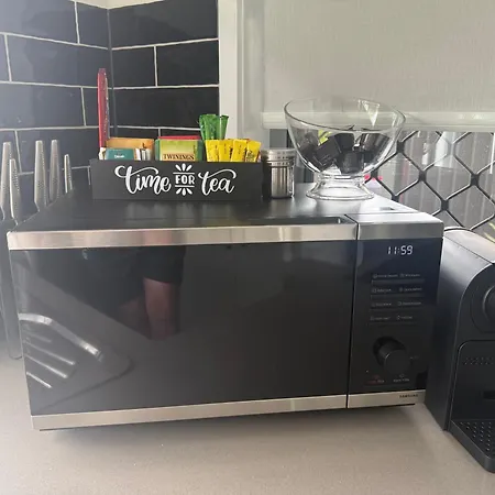 3 Bedroom Fully Renovated Away From Holiday home Brisbane