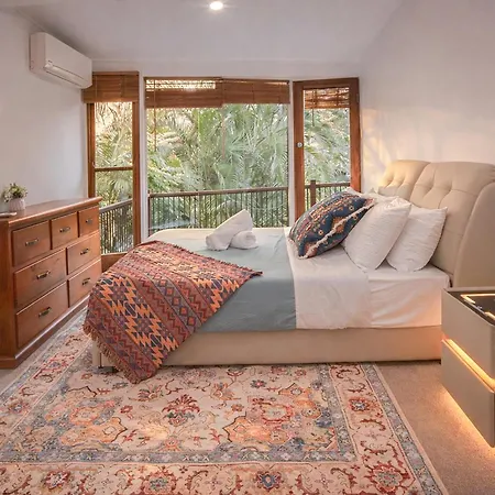 Villa 5br Pool - Bbq Retreat - Sleeps 11 Max - Ev Station