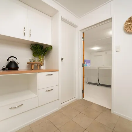 Villa 5br Pool - Bbq Retreat - Sleeps 11 Max - Ev Station