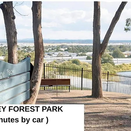 1em Abnb-style 5br, 2 Parking-patio, 5 Mins To Westfield Holiday home Brisbane