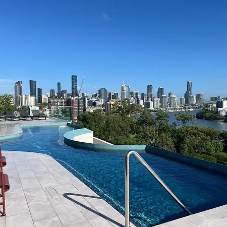 Apartment Riverside Modern 2br East With Parking
