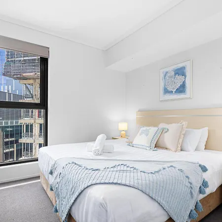 Oaks Panoramic 2br With Pool, Parking, Gym