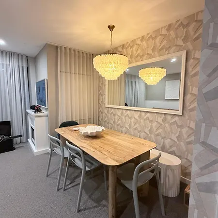 24 Bromley St Private In A Luxurious Shared Apartment