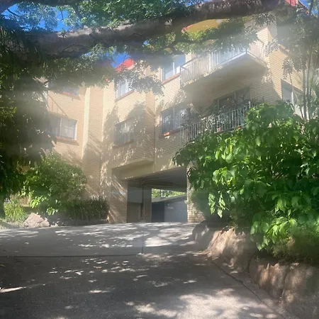 2 Bed Ground Flr Gaythorne Courtyard Apt, Parking *